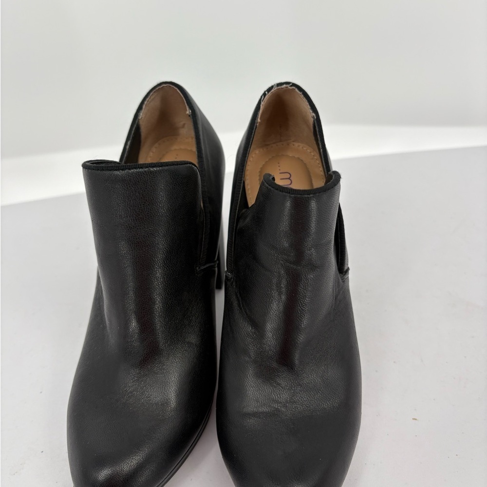 🚁 Me Too Cara Black Leather Block Heels bootie - Picture 2 of 9